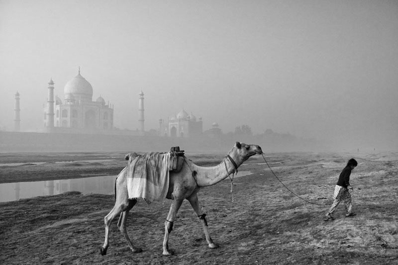 Indien: Leben als Drahtseilakt