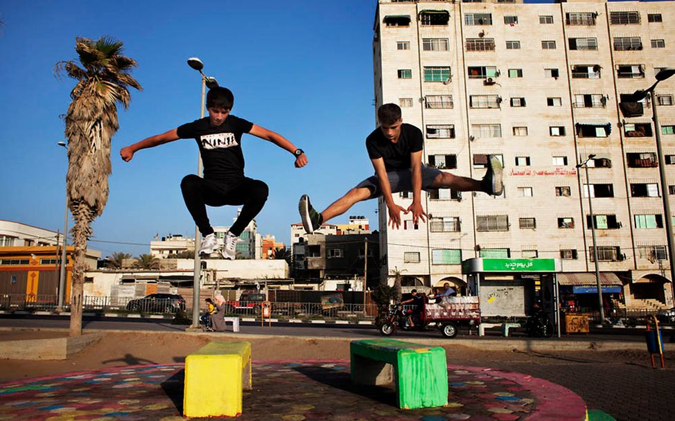 Recht auf Sport: Parkouring ist DER Trend unter Jugendlichen in Gaza.