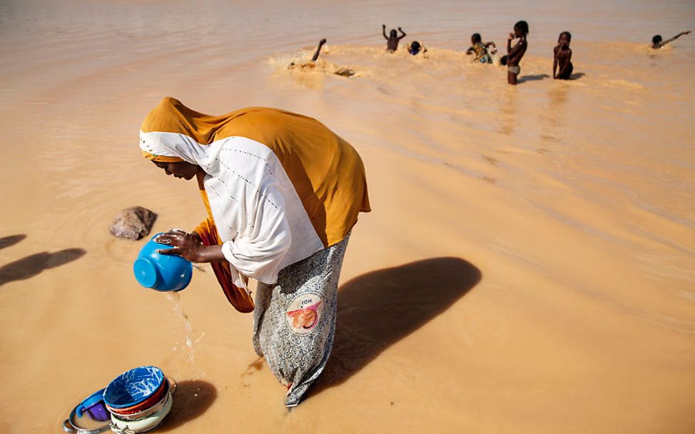 In diesem Wasser wird gespült und gebadet