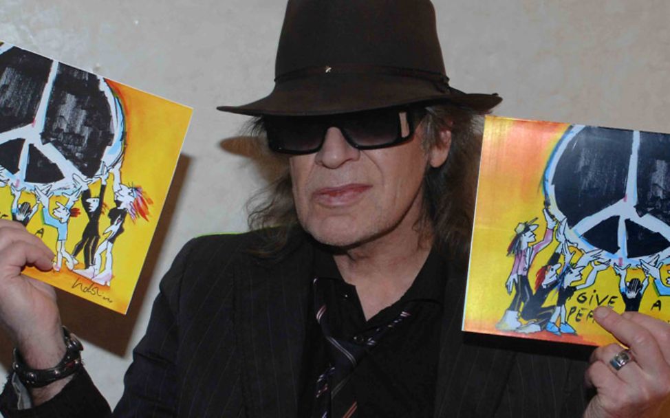 Udo Lindenberg präsentiert Peace-Grußkarte