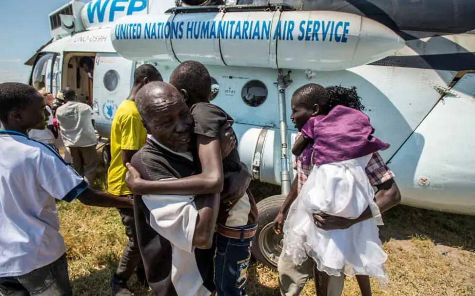 nach zwei Jahren kehren die verschwundenen Kinder wieder heim | © UNICEF/Rich Südsudan: Das ganze Dorf ist gekommen und die verschwundenen Kinder in Empfang zu nehmen