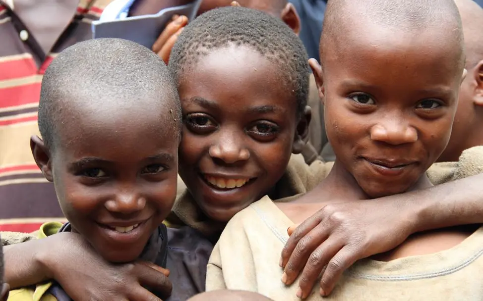 Jungen im Dorf Shombo Burundi Kinder