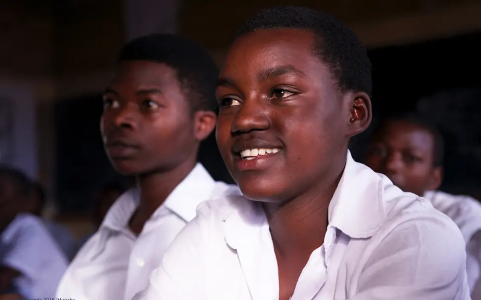 Beatrice steht kurz vor ihrem Abschluss in der Schule | © UNICEF Ruanda/Mugabe Ruanda: Beatrice besucht die Abschlussklasse der Schule