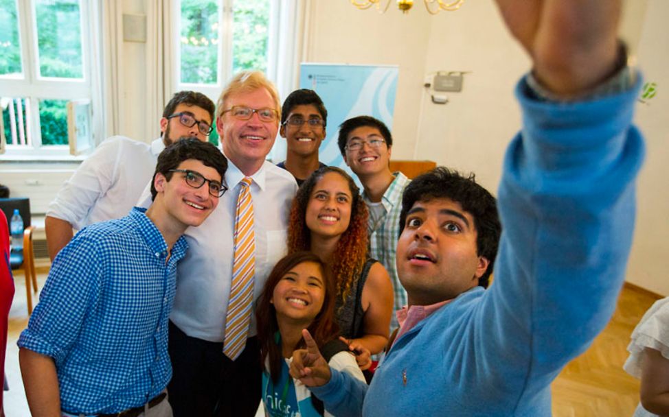 J7 reloaded: Selfie mit Staatssekretär im Bundesfamilienministerium Dr. Ralf Kleindiek.