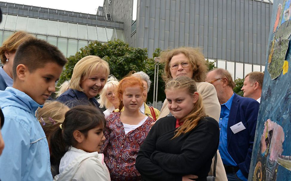 Weltkindertag 2016: Kinder des Lino-Clubs und Hannelore Kraft