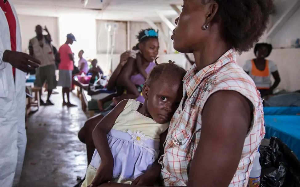 Mutter und ihr mangelernährtes Kind im Krankenhaus | © UNICEF/LeMoyne Hurrikan Matthew: Eine Mutter und ihr mangelernährtes Kind im Krankenhaus