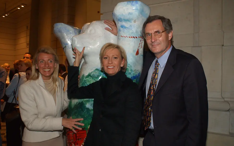 Versteigerung mit Sabine Christiansen im November 2002©BuddyBears