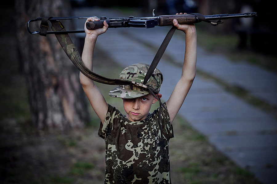 Ukraine: Und sie sollen Krieger werden | © Alex Masi (freier Fotograf)