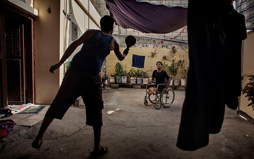 Libanon: Weshalb Mohammed das Schwimmen so liebt | © Laura Boushnak (Freie Fotografin, Rawiya Collective)