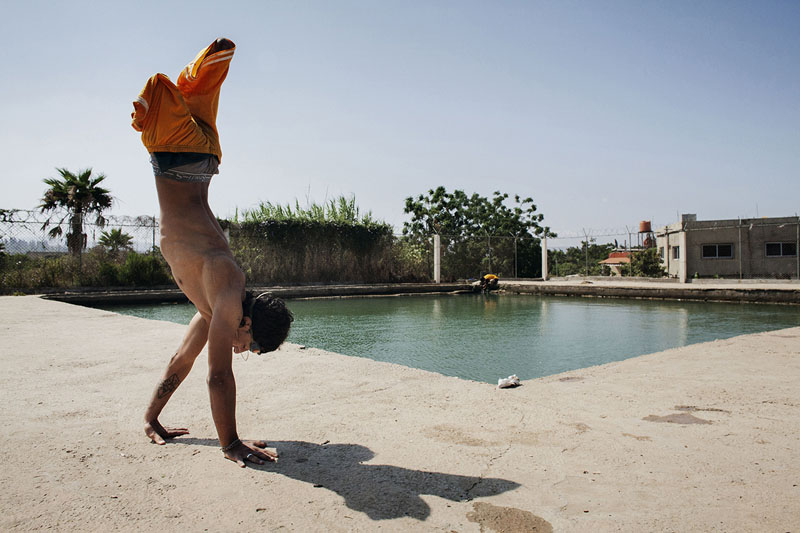 Lebanon: Mohammed loves to swim | © Laura Boushnak (Freelance Photographer, Rawiya Collective) Lebanon: Mohammed loves to swim | © Laura Boushnak (Freelance Photographer, Rawiya Collective)