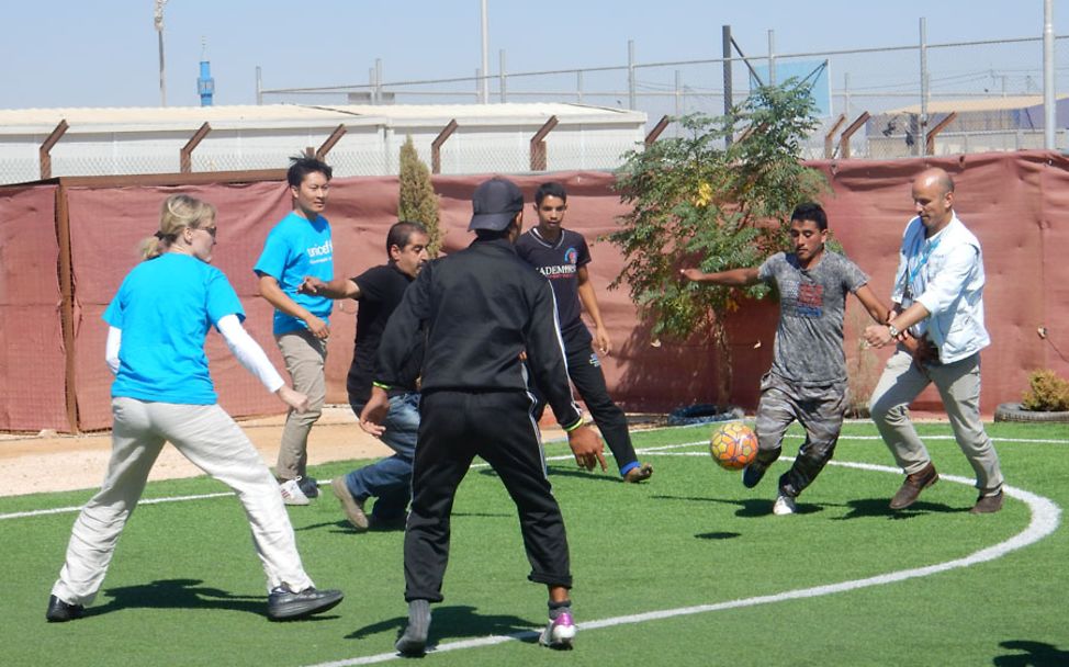 UNICEF-HEROES: Fußballspielen im Makani-Kinderzentrum