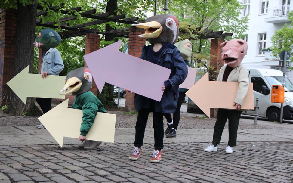 Mensch-Tier-Wesen von hannsjana in Berlin