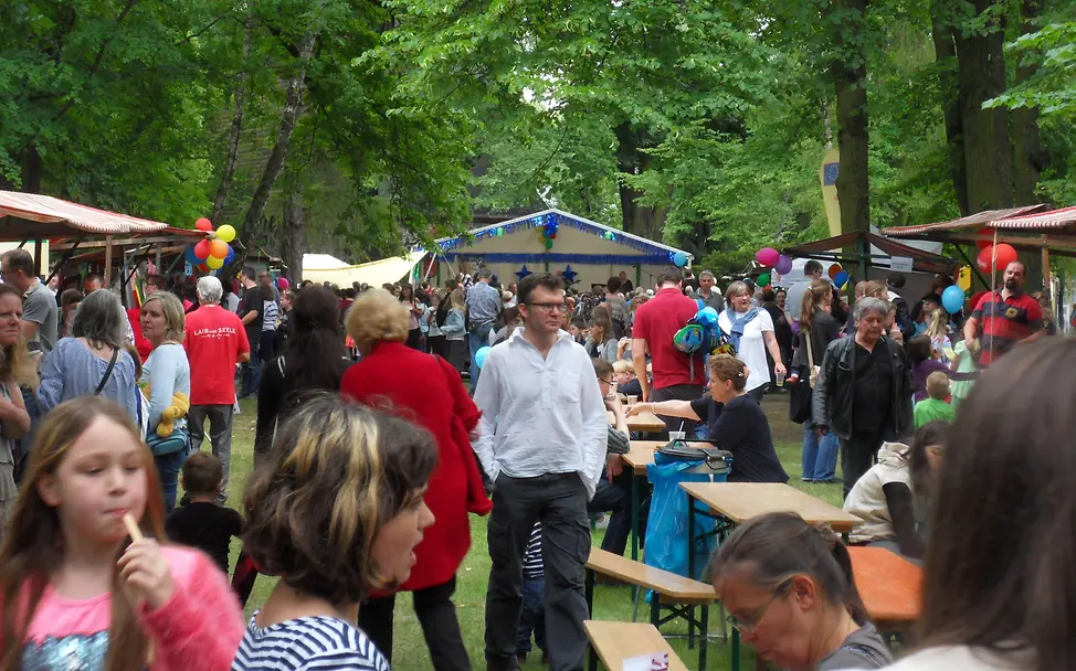 Familienfest auf dem Dorfanger© UNICEF Berlin Neuer Inhalt (3)