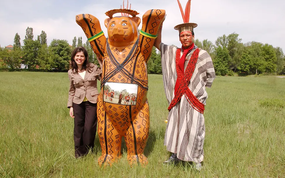 Gleice Mere, Buddy Bear und dem Häuptling©Buddy Bear GmbH Neuer Inhalt (2)