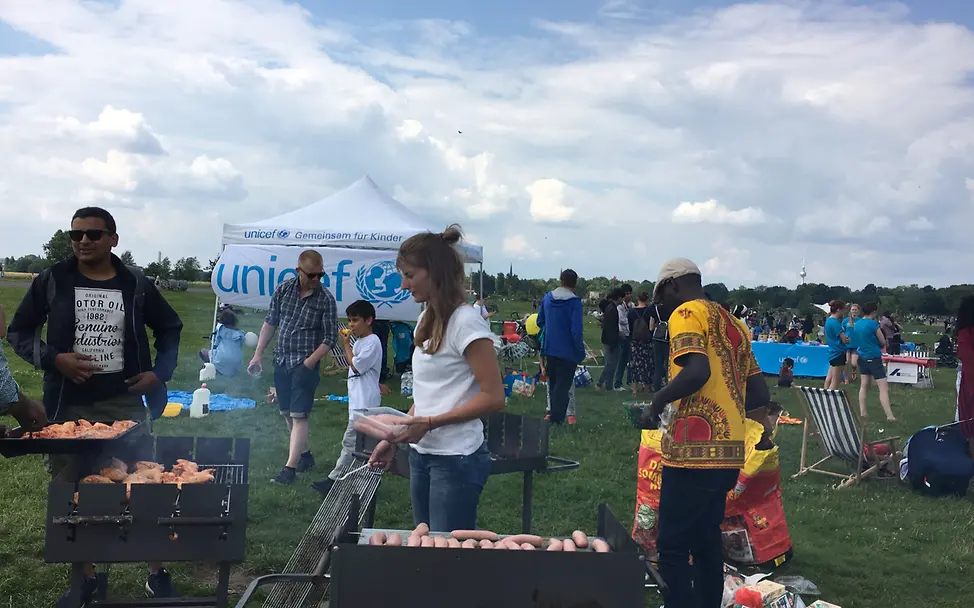 Lukullische Genüsse beim Sommerfest TdF © UNICEF Berlin Neuer Inhalt (2)