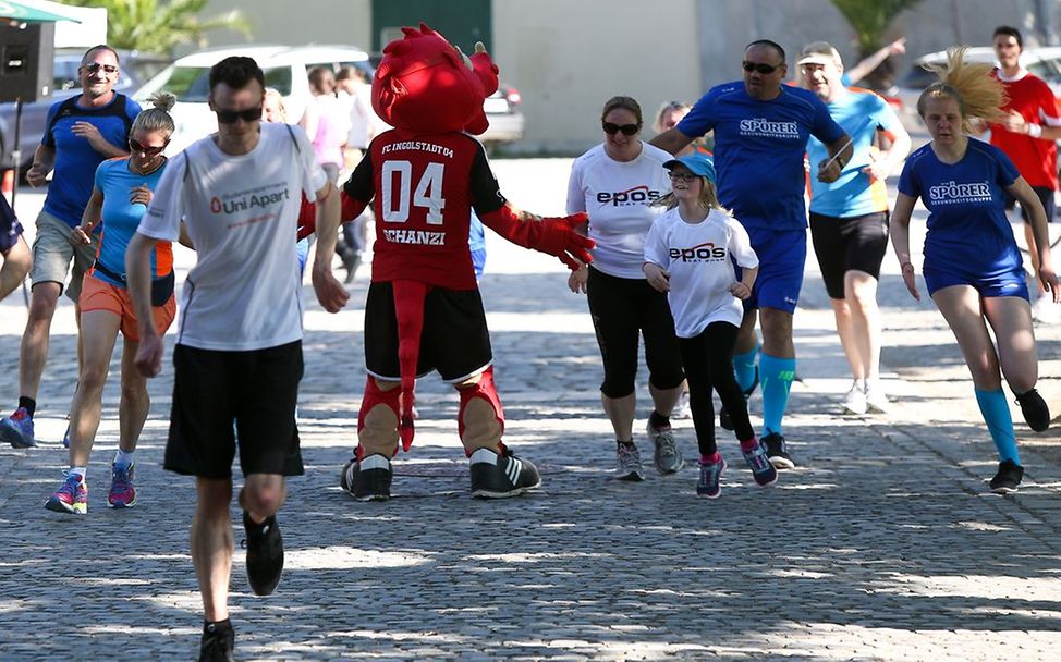 Schanzi beim Firmenlauf @ Jürgen Meyer / KBumm