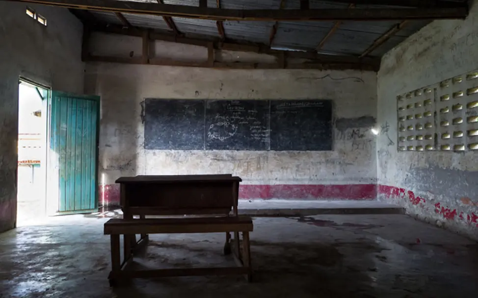 Geplünderte Grundschule in der Kasai-Region. | © UNICEF/Dubourthoumieu Schule_Kongo