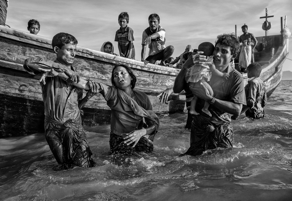 Bay of Bengal: Nothing but utter despair | © Kevin Frayer, Canada (Getty Images) Bay of Bengal: Nothing but utter despair