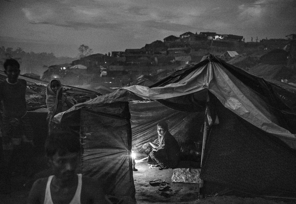 Bay of Bengal: Nothing but utter despair | © Kevin Frayer, Canada (Getty Images) Bay of Bengal: Nothing but utter despair