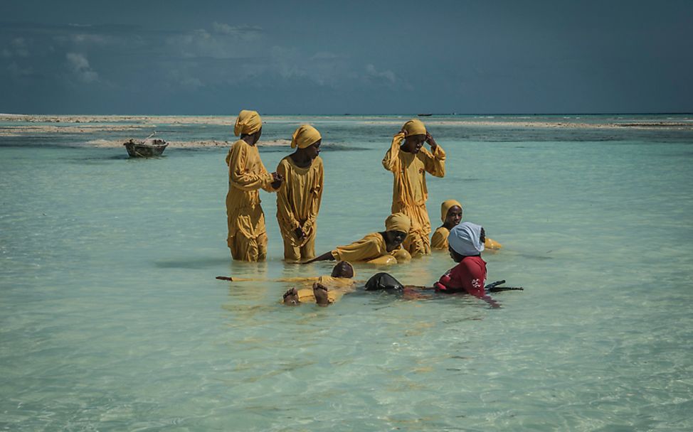 Zanzibar : On the girls’ right not to drown