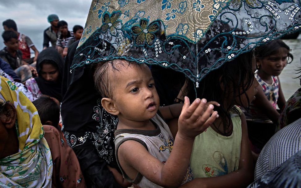 Bangladesh: Waiting with their last ounce of strength