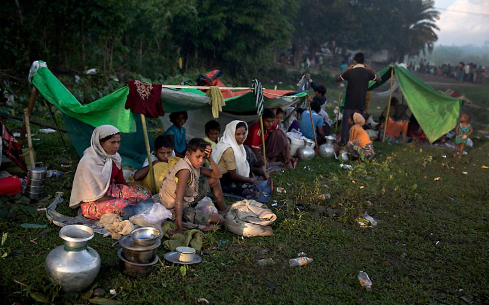 Bangladesh: Waiting with their last ounce of strength