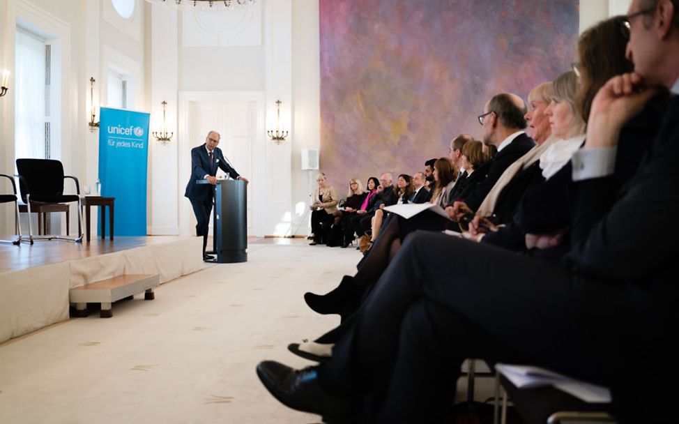 UNICEF Neujahrsgespräch: Teilnehmer im Schloss Bellevue