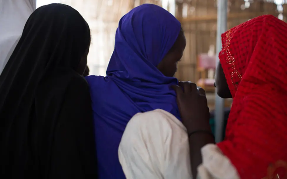 Boko Haram terrorisiert die Bevölkerung in Nigeria nun seit vier Jahren. | © UNICEF/Bindra Drei Mädchen in Nigeria.