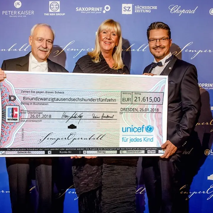Scheckübergabe_2018_Charity Scheckübergabe_2018_Charity