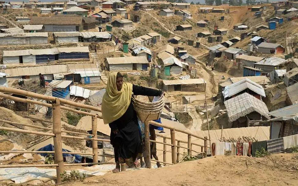 Von Erdrutschen bedroht: Viele Rohingya wohnen gefährlich und müssen umgesiedelt werden | © UNICEF/Sokol Erdrutsche und Überschwemmungen bedrohen 100.000 Rohingya in den Flüchtlingscamps
