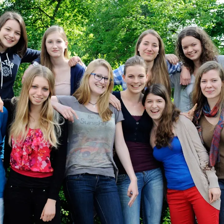 Die UNICEF-JuniorTeamer UNICEF DT/2013/Hyou Vielz Die UNICEF-JuniorTeamer UNICEF DT/2013/Hyou Vielz