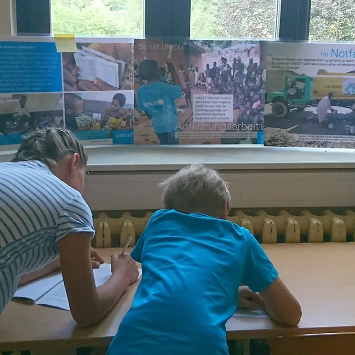 Ausstellung in der Schule am Auwald Neuer Inhalt (2)