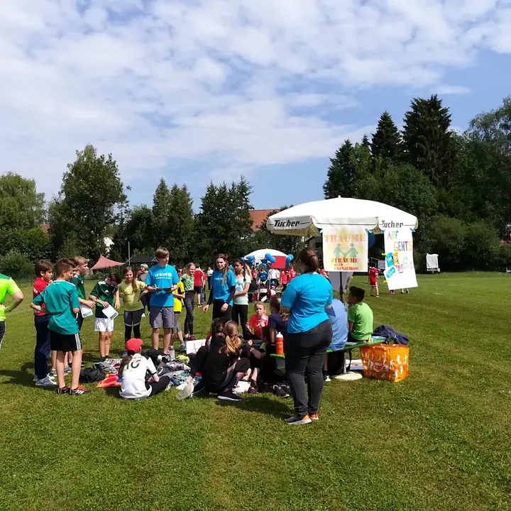 Orga-Team des UNICEF-Schülerlaufs am Paul-Pfinzing-Gymnasium, Hersbruck Vorbereitung des UNICEF-Schülerlaufs am Paul-Pfinzing-Gymnasium, Hersbruck durch das Orga-Team