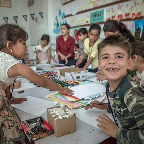 Schülerinnen und Schüler im Al-Salam Youth Centre | © UNICEF/Anmar Irak: Schülerinnen und Schüler im Al-Salam Youth Centre