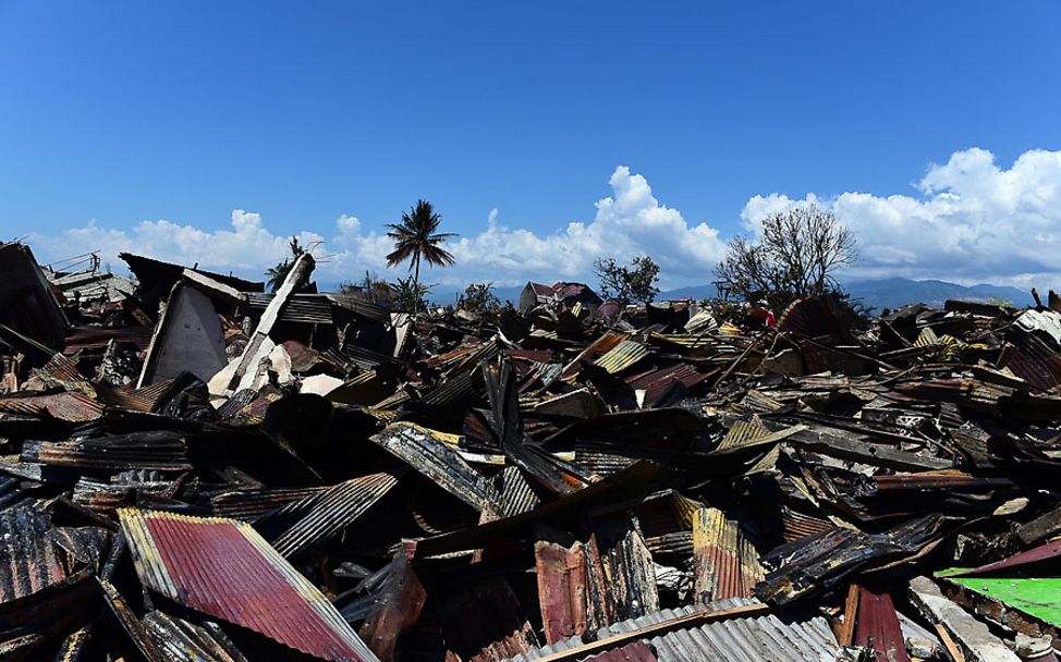 Zerstörungen auf Sulawesi nach Erdbeben und Tsunami