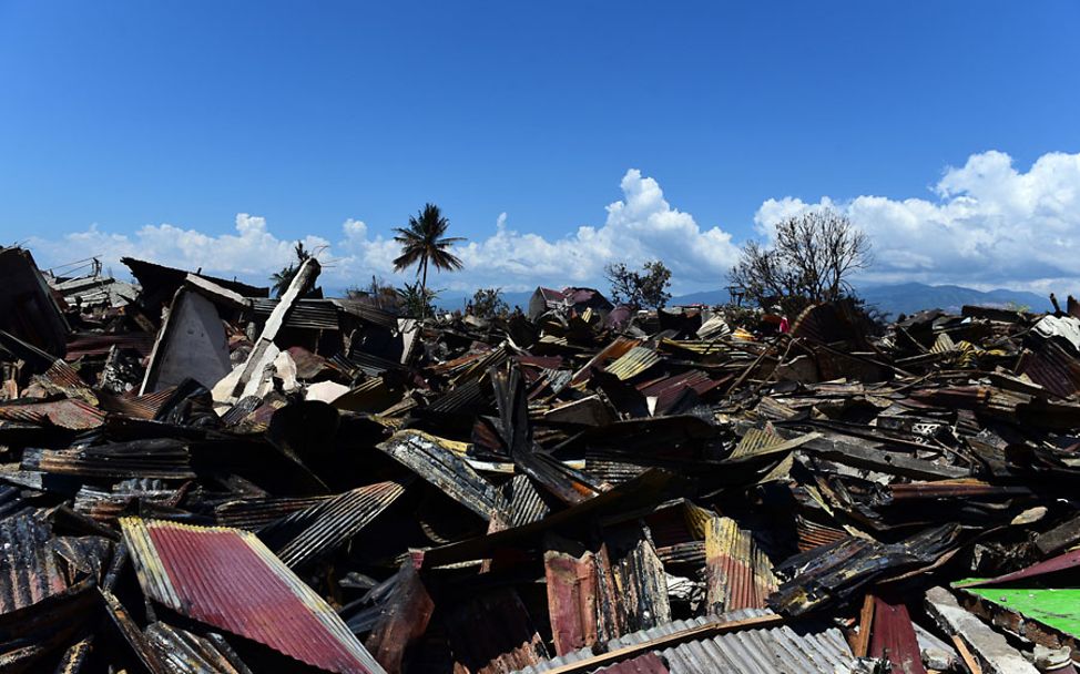 Zerstörungen auf Sulawesi nach Erdbeben und Tsunami