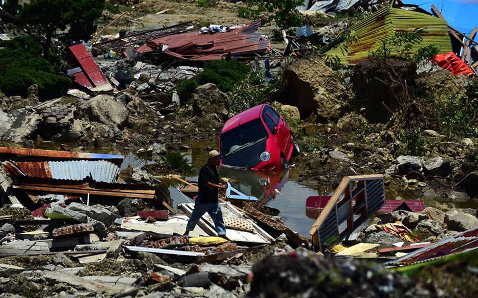 Zerstörungen auf Sulawesi nach Erdbeben und Tsunami