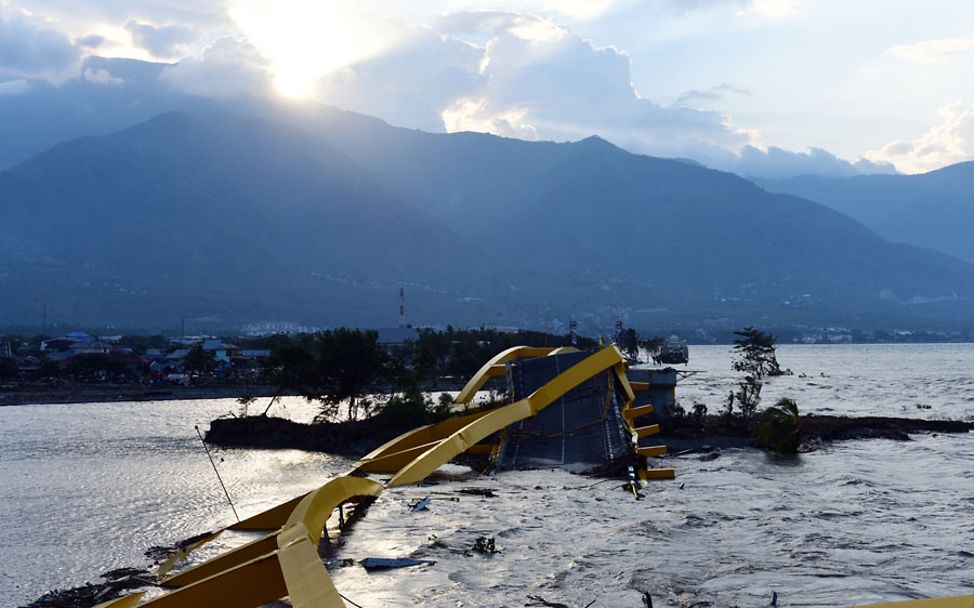 Zerstörungen auf Sulawesi nach Erdbeben und Tsunami