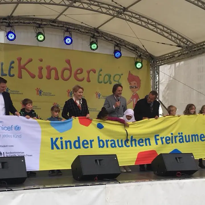 Kinder brauchen Freiräume © UNICEF Berlin Bühnenprogramm am Weltkindertag in Berlin.