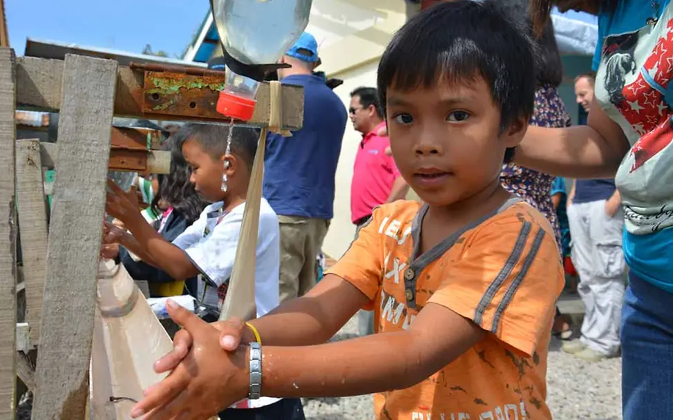 Gemeinsam mit Partnerorganisationen hat UNICEF mehr als eine Million Menschen mit sauberem Trinkwasser versorgt. | ©UNICEF/Berger Philippinen-Nothilfe: Sauberes Wasser für Kinder