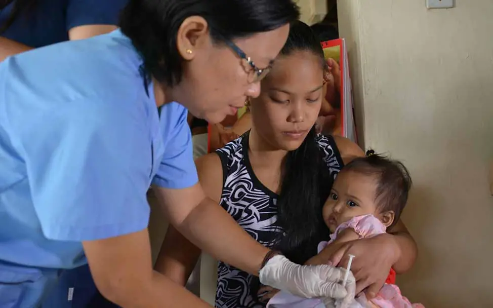 Kleinkinder sind gegen Masern und Polio geimpft worden | © UNICEF/Berger Philippinen-Nothilfe: Gesundheitliche Fürsorge