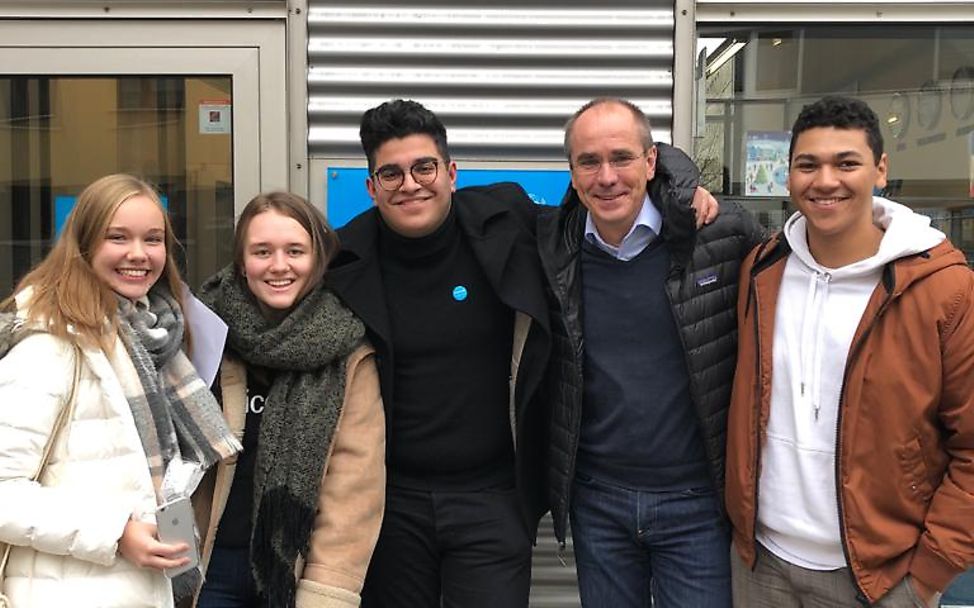 Gruppenfoto vom Junior Beirat und Christian Schneider