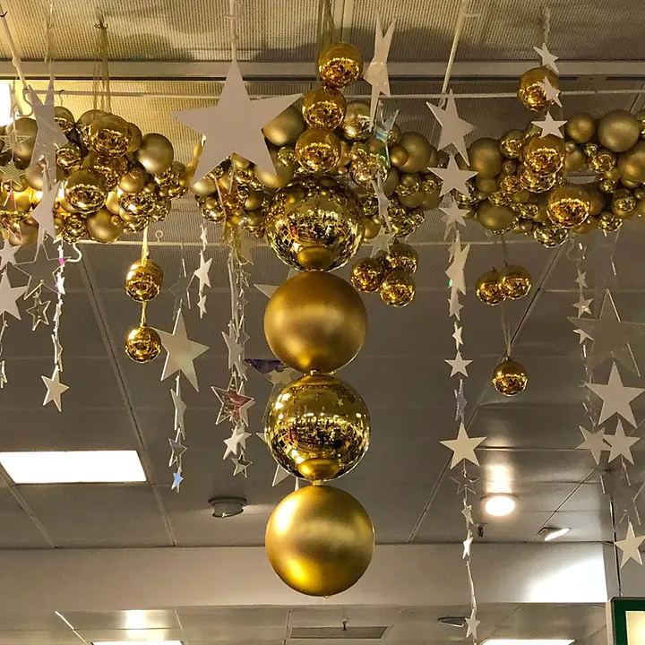 weihnachts-deko-karstadt-schwabing weihnachts-deko-karstadt-schwabing © Jennifer Jennings