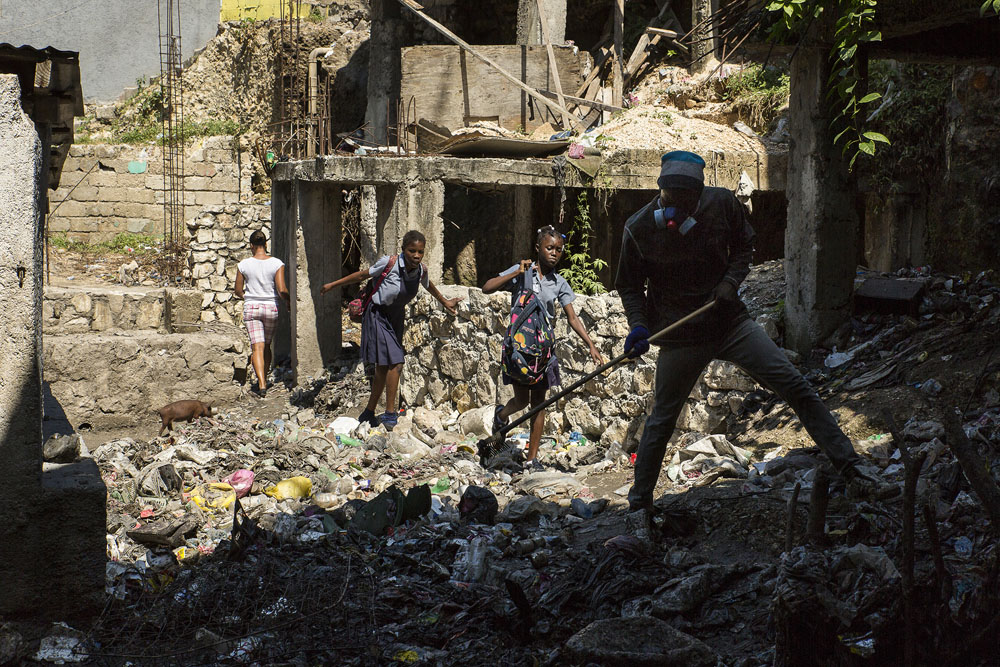 Haiti: Im Elend die Würde bewahren