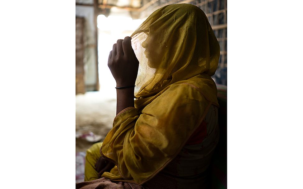 Bangladesh / Myanmar: Shrouded Maternity