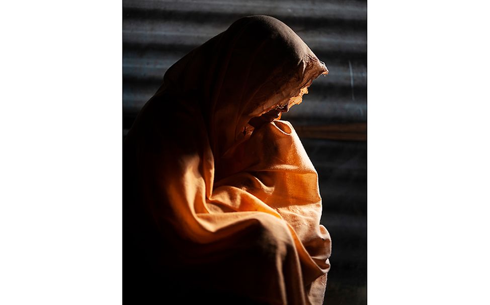 Bangladesh / Myanmar: Shrouded Maternity