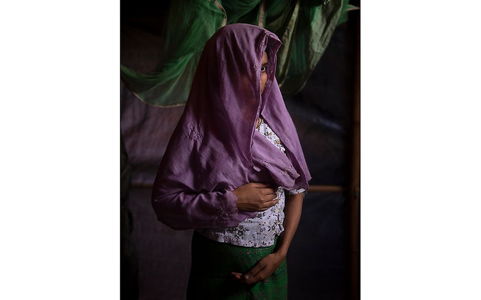 Bangladesh / Myanmar: Shrouded Maternity