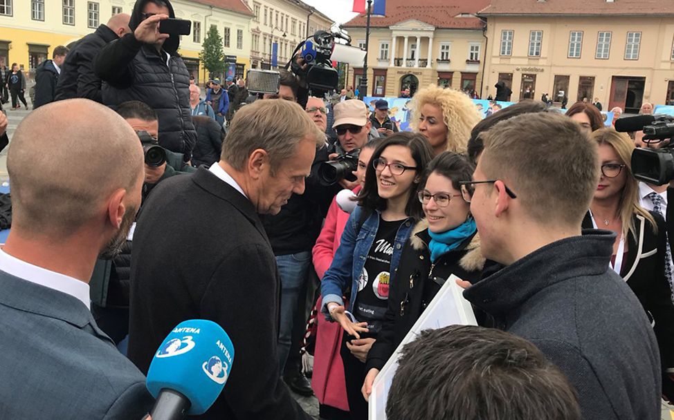 Bukarest: Übergabe der „Bucharest EU Children's Declaration“ an den Ministerpräsidenten.