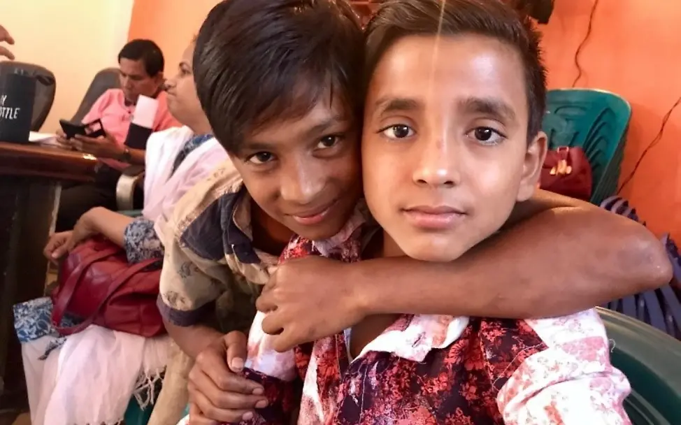 Sumon und ein Freund im Kinderschutzzentrum | © UNICEF/Claudia Berger Kinderarbeit in Bangladesch: Sumon und ein Freund im Kinderschutzzentrum