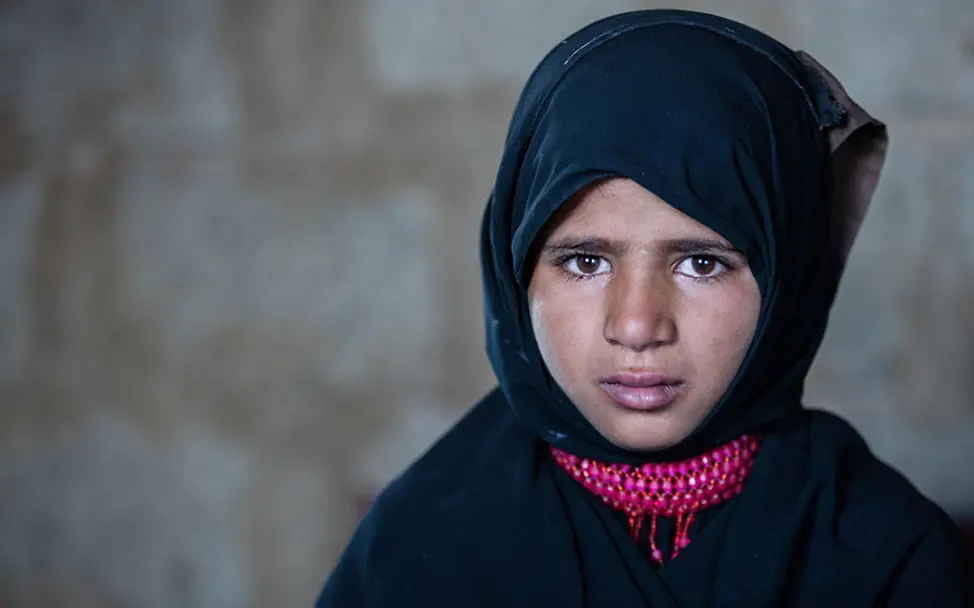 Trauer und Freude liegen bei Emarat gerade nah beieinander. | © UNICEF/Alahmadi Jemen: Portrait der zehnjährigen Emarat
